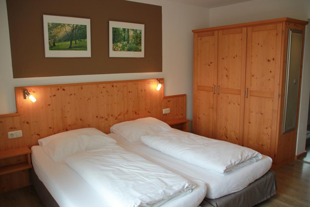 Gasthaus Kellerer Raubling Pokoj fotografie
